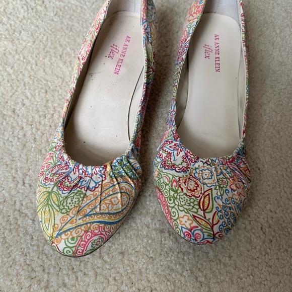 Adorable Anne Klein wedges - Picture 4 of 7